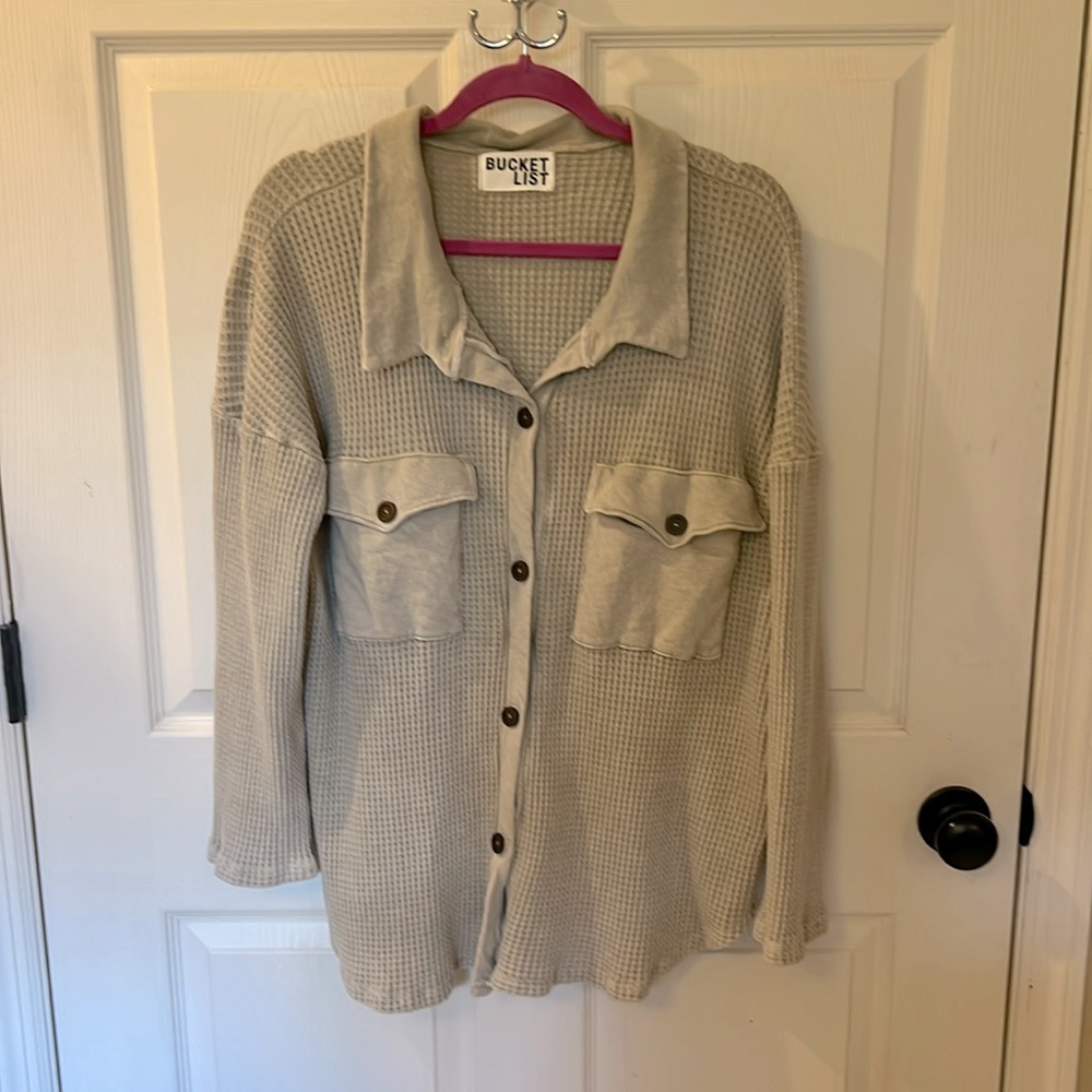 Never worn Bucket List shacket creamy/taupe with brown buttons size medium